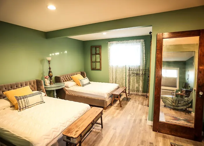 The Blue Buffalo Motel *